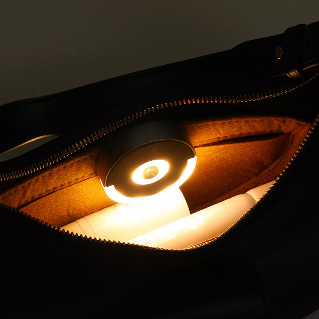 Verlicht uw tas onmiddellijk, zelfs in totale duisternis 