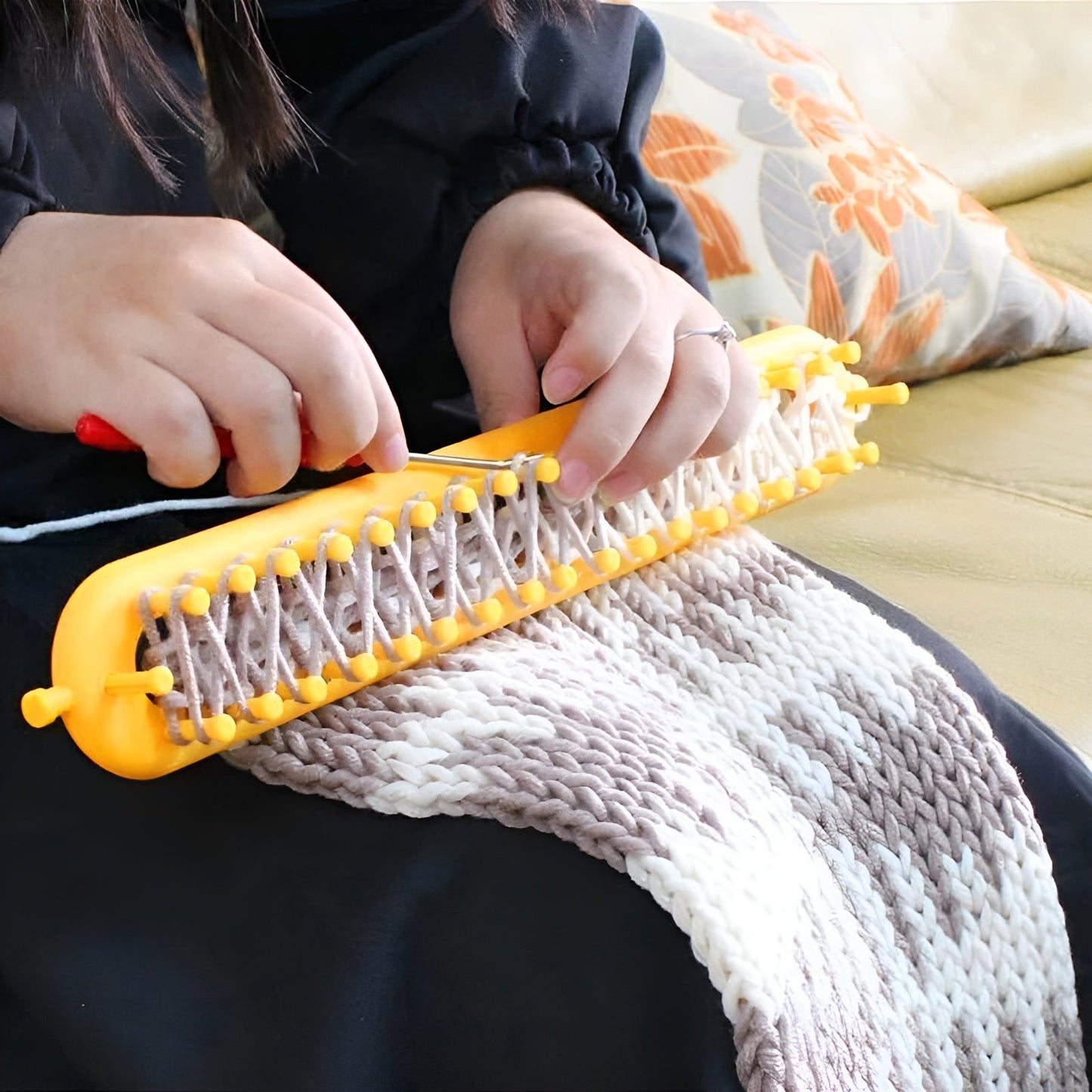 Sewing tools for scarves and blankets 
